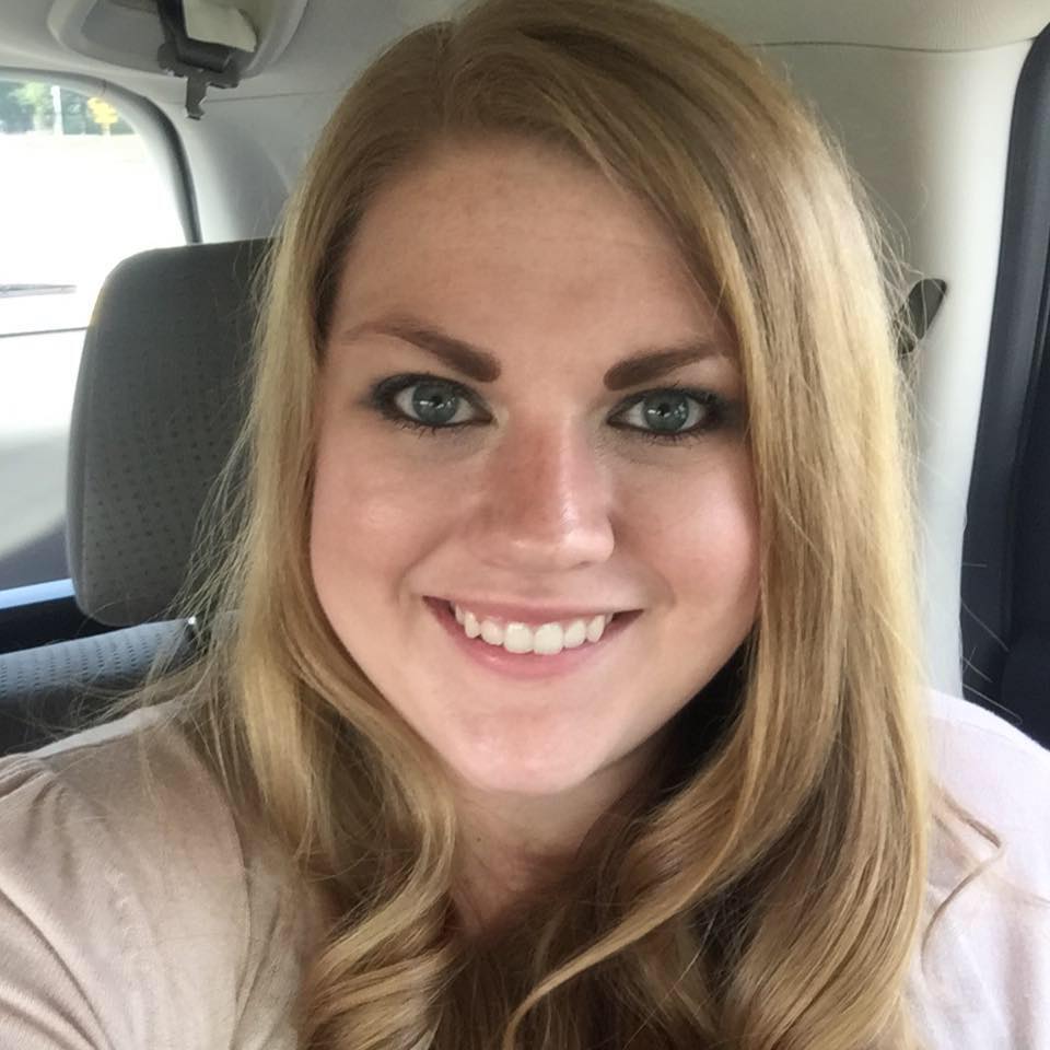 Laura's Headshot